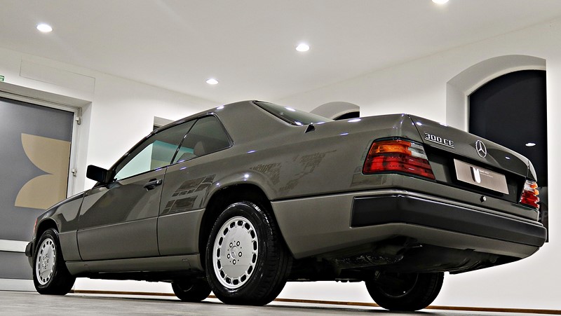 1988 Mercedes Benz 300CE